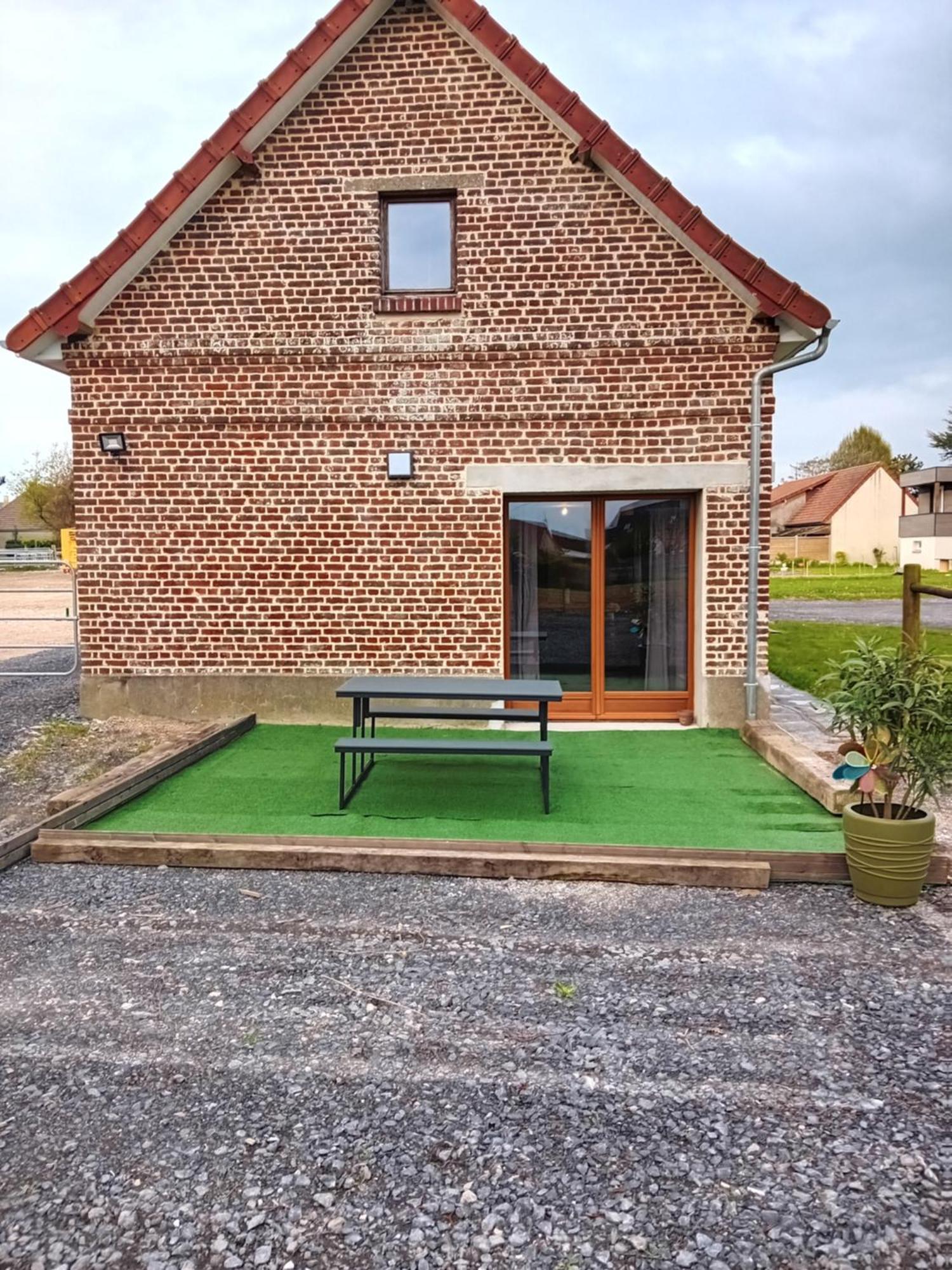 Gite Ferme Du Marronnier Derchigny Buitenkant foto